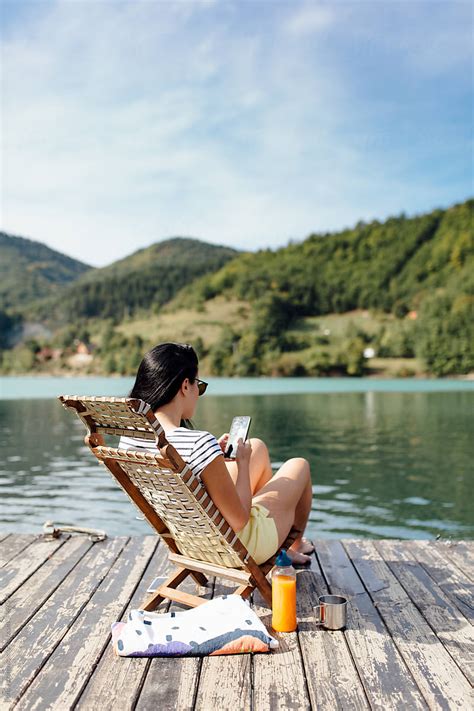 Miss Chernobyl 2017 relaxes by the lake :。